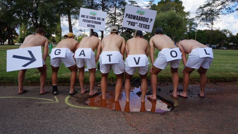 Puk-studente is GATVOL vir slaggate