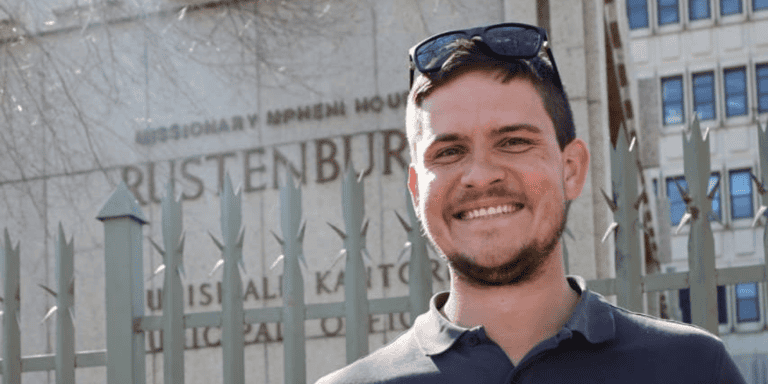 Jonges veg vir húl toekoms: AfriForum Jeug eis optrede teen Rustenburg-wateronderbrekings